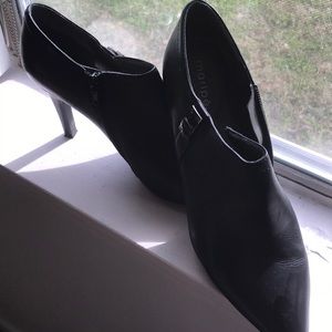 Maripe black ankle boot; size 11